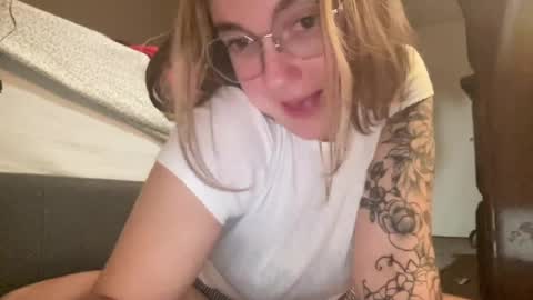 kendoll12000 online show from July 31, 8:20 am
