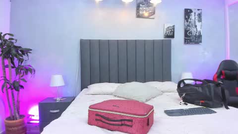 Kendra London online show from August 13, 11:13 am