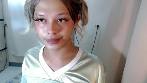 kendra_lunaxx online show from July 28, 7:36 am