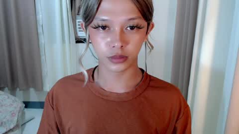 kendra_lunaxx online show from August 13, 12:52 pm