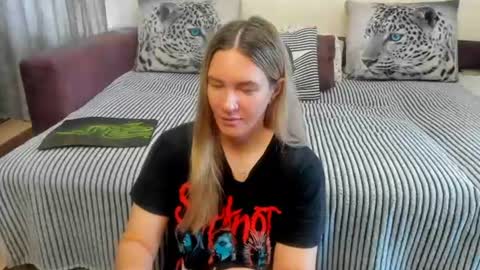 Kendra online show from July 31, 1:01 am