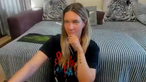 Kendra online show from August 2, 1:45 am