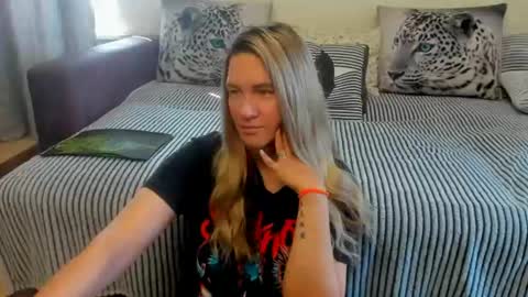 Kendra online show from August 7, 1:38 am