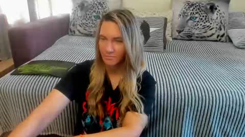 Kendra online show from August 7, 3:50 am