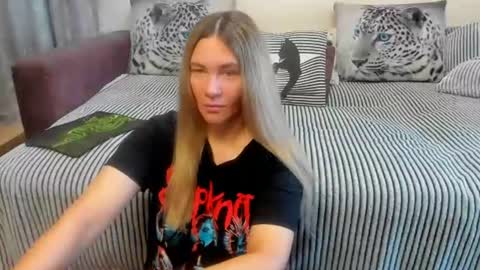 Kendra online show from August 10, 11:39 pm