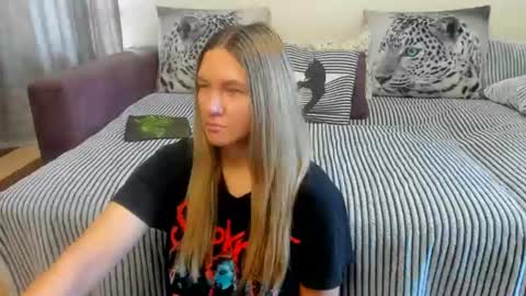 Kendra online show from August 13, 1:08 am