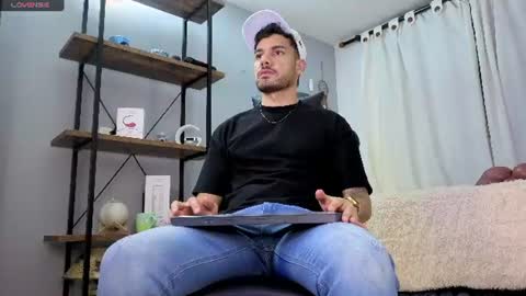 Chriss Morales online show from July 12, 1:56 am