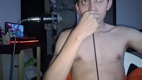 kenneth3141592 online show from August 1, 5:24 am
