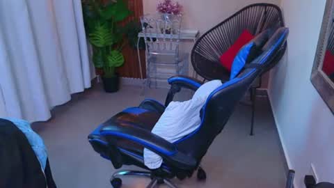 Kenya Buhle online show from August 10, 3:35 pm