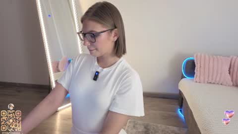 Lisa online show from August 13, 8:12 pm