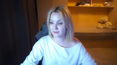 Evelyn online show from August 6, 4:28 pm