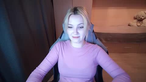 Evelyn online show from August 13, 3:26 pm