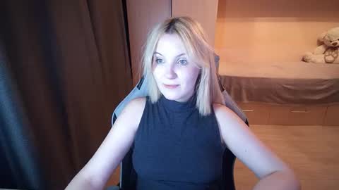Evelyn online show from August 14, 5:38 pm