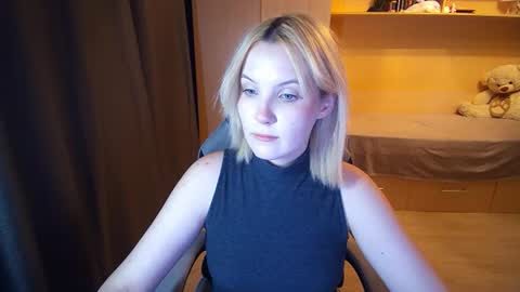 Evelyn online show from August 14, 7:50 pm