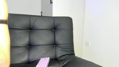 Kerly online show from August 14, 11:19 pm
