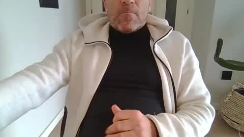 Anton online show from March 3, 9:28 am