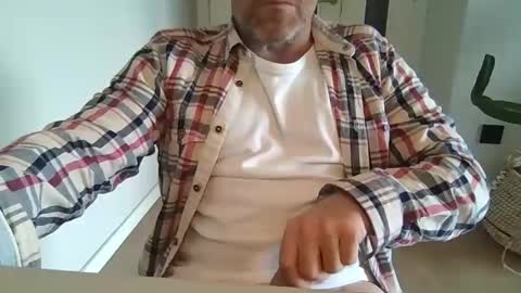 Anton online show from April 2, 3:09 pm