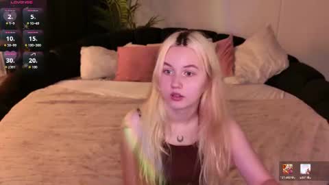 kerry_mell online show from August 6, 9:47 pm