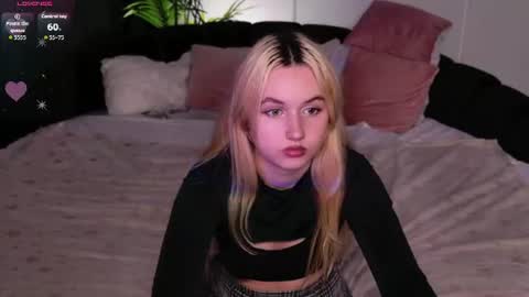 kerry_mell online show from August 11, 6:32 pm