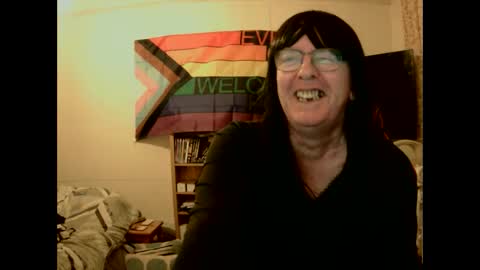 kerrylouise tv online show from May 6, 12:12 am