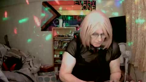 kerrylouise tv online show from May 9, 1:41 am