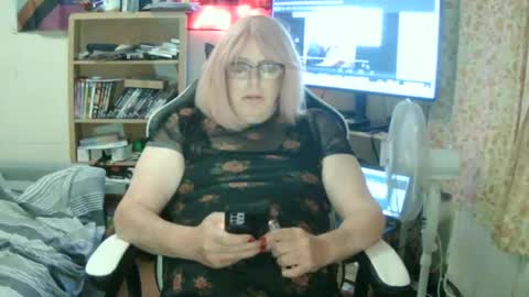 kerrylouise tv online show from July 4, 2:58 am