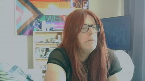 kerrylouise tv online show from August 8, 3:23 pm