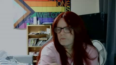 kerrylouise tv online show from August 9, 9:49 pm