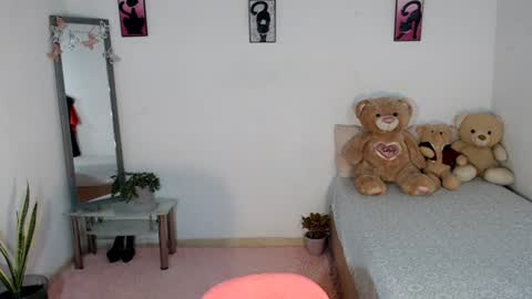 kesha_brooks online show from August 5, 2:15 pm