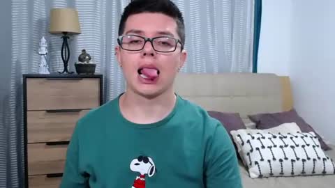 Kevin online show from August 12, 2:25 am