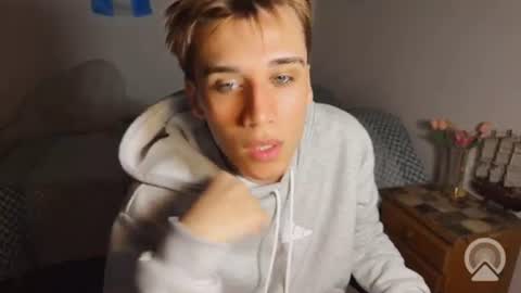 kevonly online show from August 26, 7:04 am