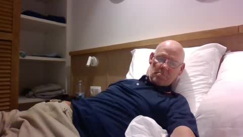 kevlooking4sez online show from August 1, 12:16 am