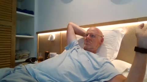 kevlooking4sez online show from August 2, 4:03 pm