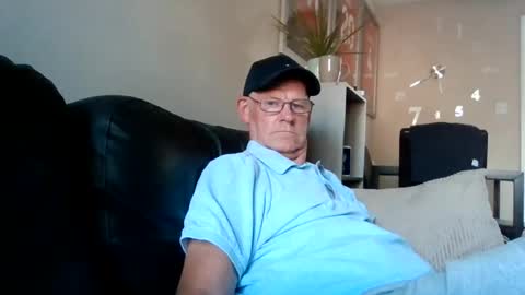 kevlooking4sez online show from August 6, 4:17 pm