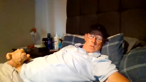 kevlooking4sez online show from August 6, 6:29 pm