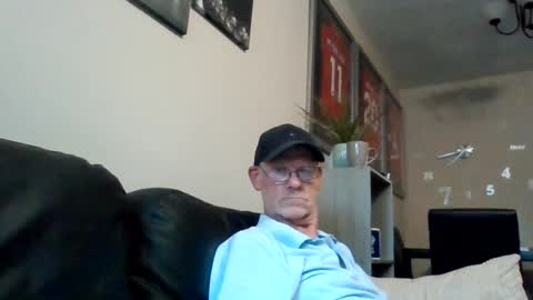 kevlooking4sez online show from August 8, 6:41 pm