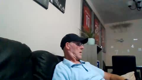 kevlooking4sez online show from August 8, 7:47 pm