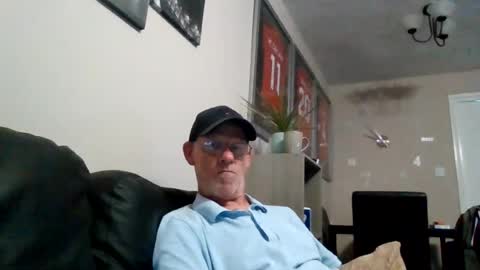 kevlooking4sez online show from August 8, 8:53 pm
