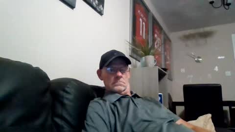 kevlooking4sez online show from August 9, 9:49 pm