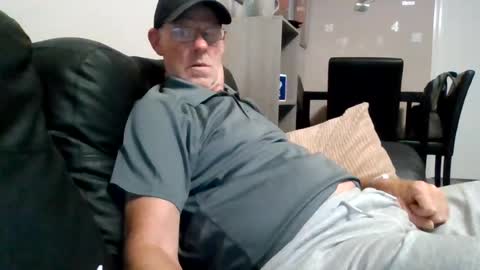 kevlooking4sez online show from August 10, 1:07 am