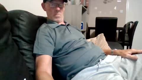 kevlooking4sez online show from August 10, 2:13 am