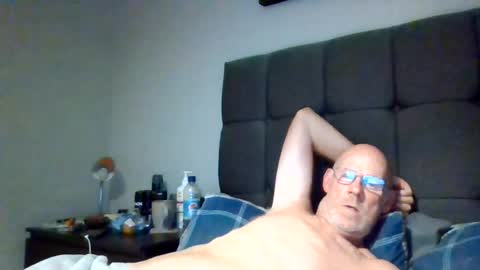 kevlooking4sez online show from August 14, 12:14 am
