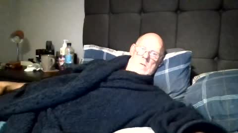 kevlooking4sez online show from August 16, 12:14 am