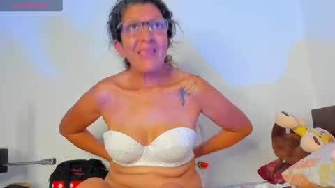 Keila Milf online show from August 1, 4:18 am