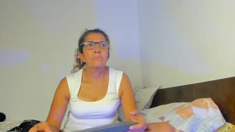 Keila Milf online show from August 5, 3:48 am