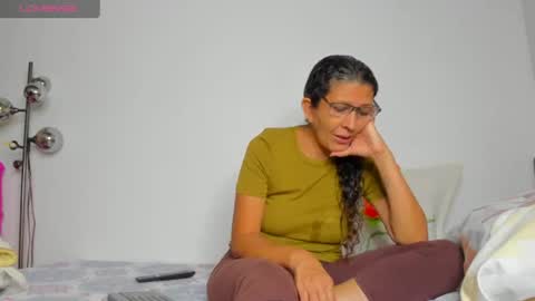 Keila Milf online show from August 13, 3:53 am