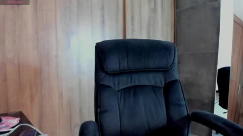Laura online show from June 3, 11:41 pm