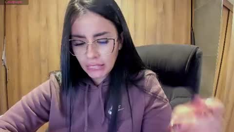 Laura online show from July 29, 10:28 pm