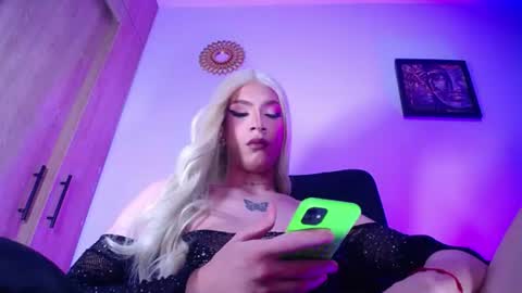 khalany_hadid online show from August 12, 4:04 am