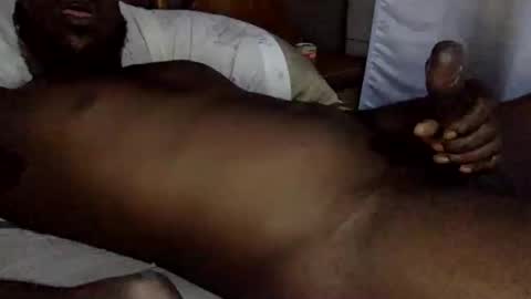 kharrileddie1 online show from March 29, 2:52 am